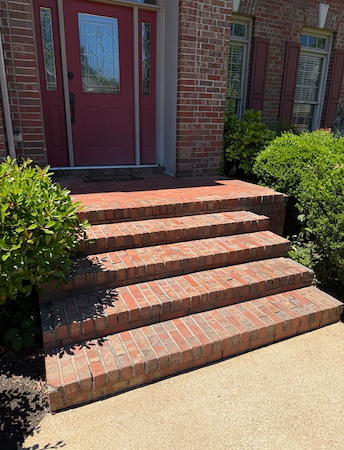 Safe House Washing in Ooltewah: Why Soft Washing is Better Than High Pressure for Your Siding